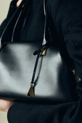 MEDIUM BLACK CLUB BAG