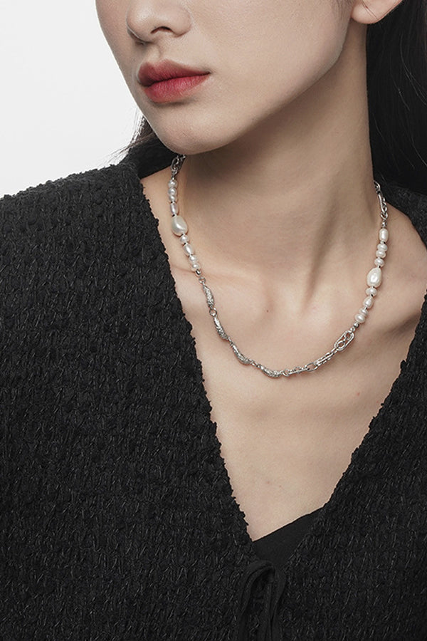TEXTURED CRUSHED SILVER PEARL NECKLACE