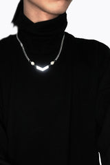 CHAIN AND PEARL NECKLACE IN V SHAPE