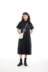 WHITE PEARL BEADED FLOWER CROSSBODY BAG (TWO COLORS)