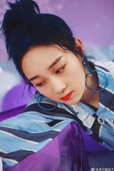 BLUE AND WHITE STRIPED SHIRT