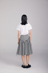 BLACK/WHITE T-SHIRT WITH RUFFLES