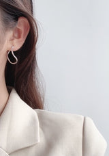 WHITE GOLD/ 18K GOLD CURVED SQUARE EARRINGS