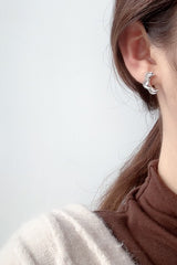 WHITE GOLD/ 18K GOLD CURVED CHIC EARRINGS