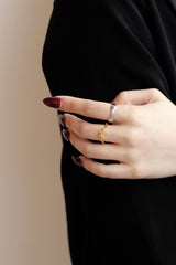 WHITE GOLD/ 18K GOLD CURVED RING