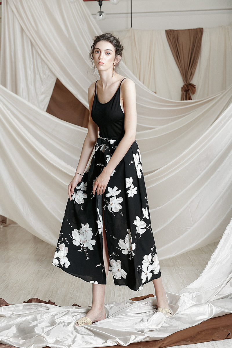 FLOWER PATTERN SKIRT