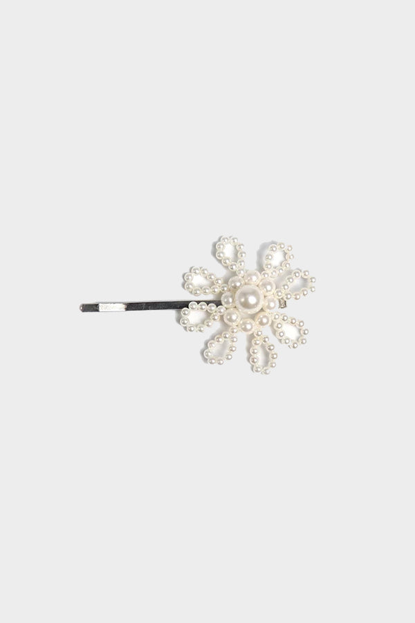 WHITE FLORAL BARRETTE