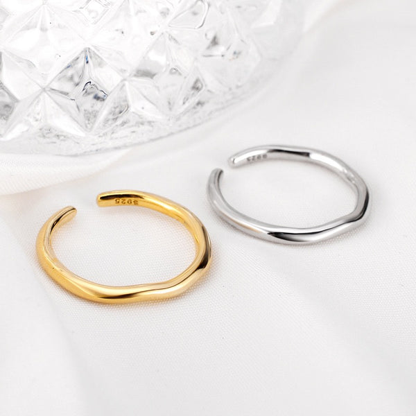 WHITE GOLD/ 18K GOLD MINIMALIST RING