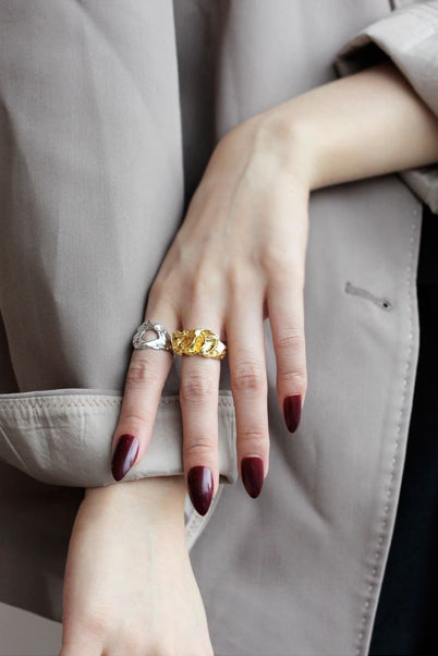 WHITE GOLD/ 18K GOLD PLEATED RING