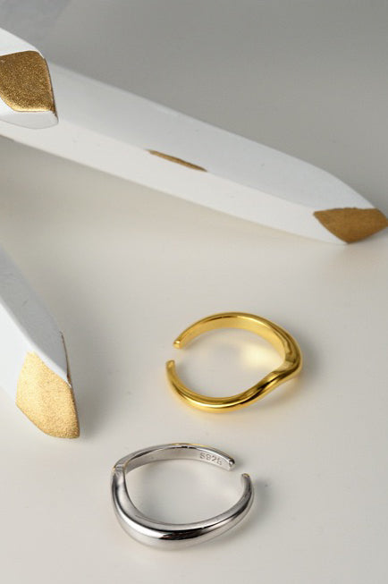 WHITE GOLD/ 18K GOLD MINIMALIST RING