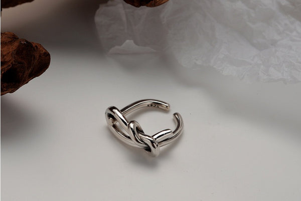 WHITE GOLD/ 18K GOLD KNOT RING