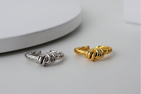 WHITE GOLD/ 18K GOLD KNOT RING