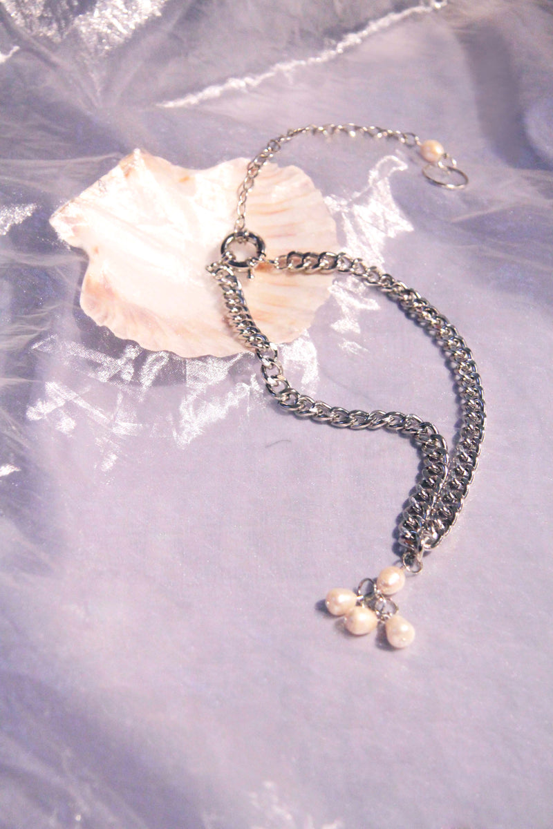 PEARL AND CHAIN NECKLACE